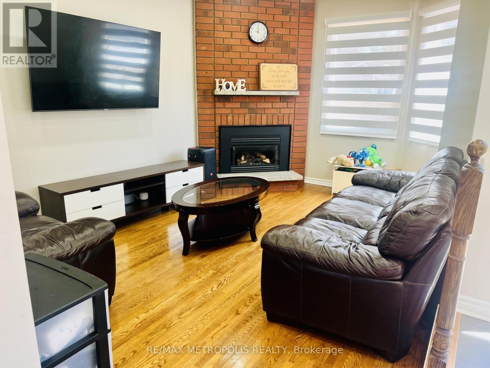 2 Sable Crescent, Whitby, Ontario  L1R 1Y4 - Photo 8 - E12687944