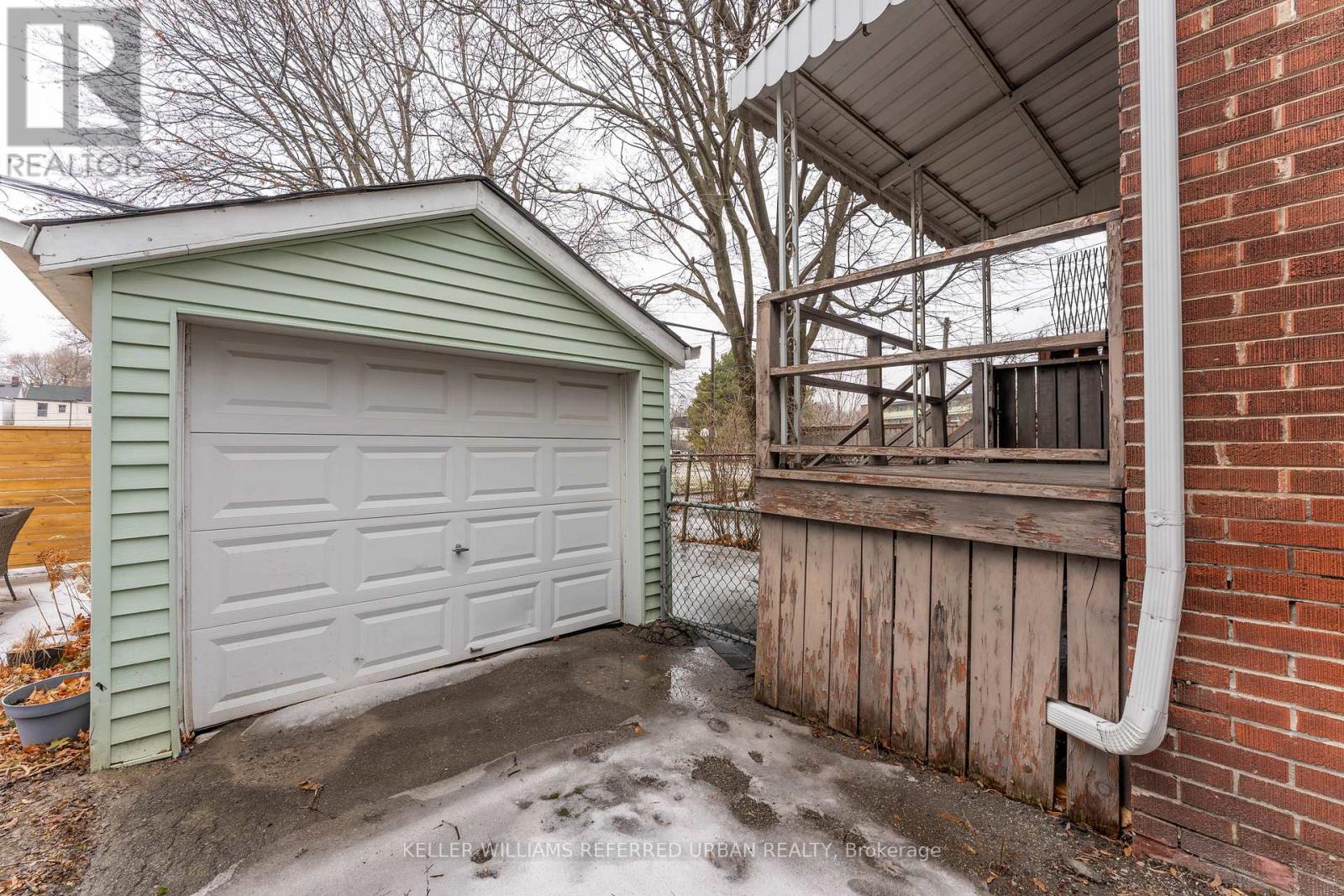 42 Hiltz Avenue, Toronto, Ontario  M4L 2N5 - Photo 19 - E12688090