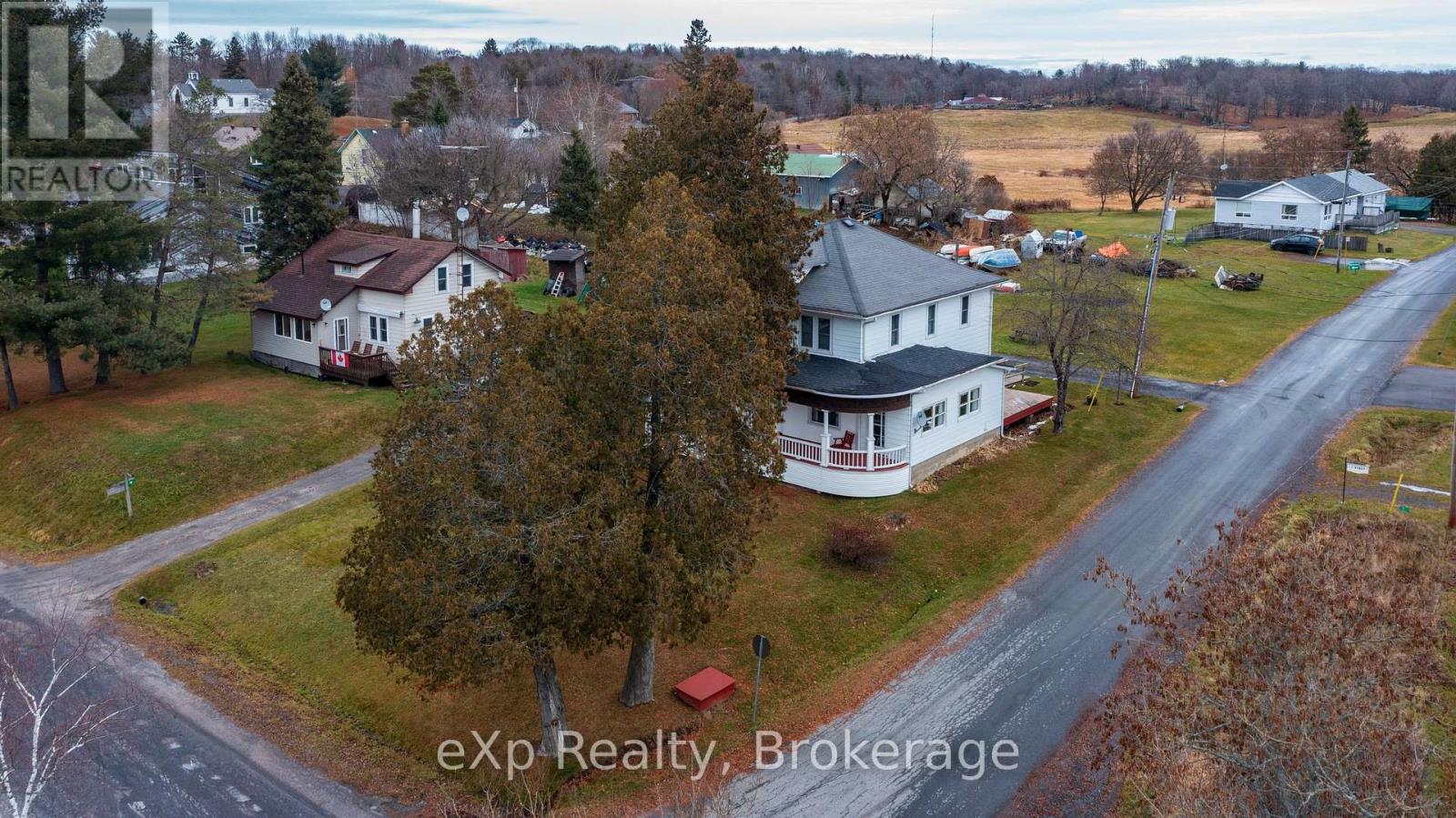 2 Henry Street, Mckellar, Ontario  P0G 1C0 - Photo 3 - X12680114