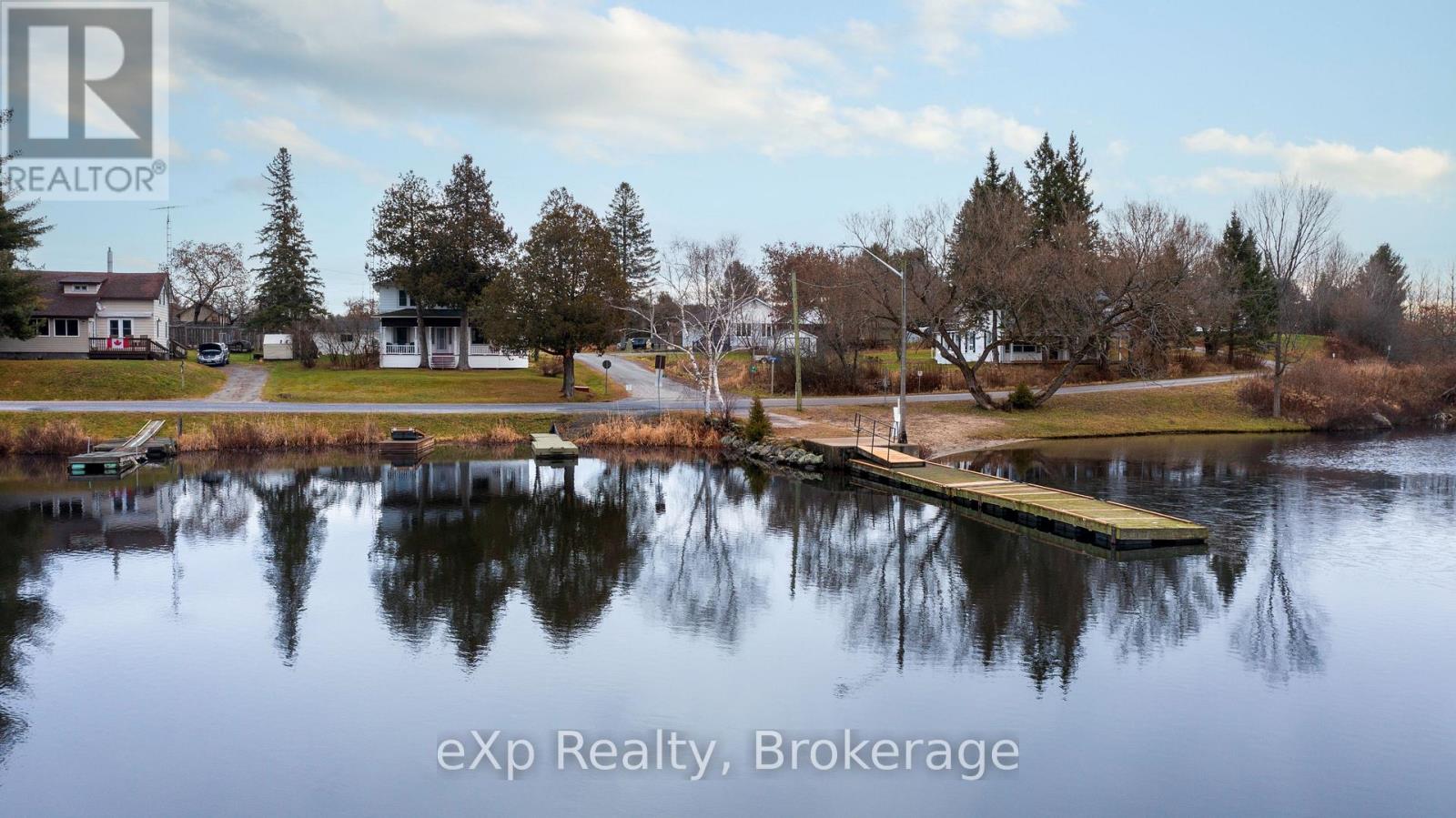 2 Henry Street, Mckellar, Ontario  P0G 1C0 - Photo 2 - X12680114