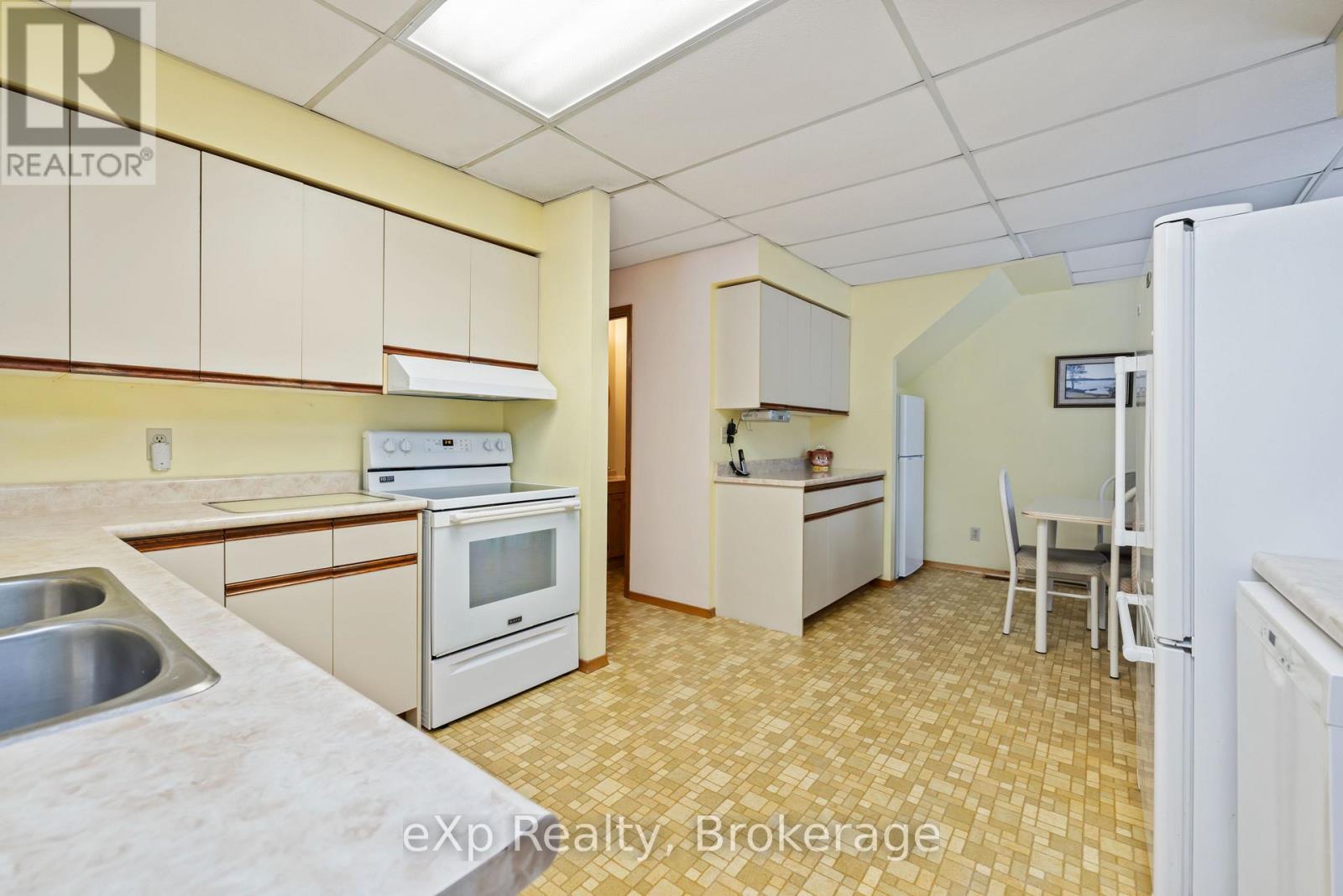 2 Henry Street, Mckellar, Ontario  P0G 1C0 - Photo 7 - X12680114