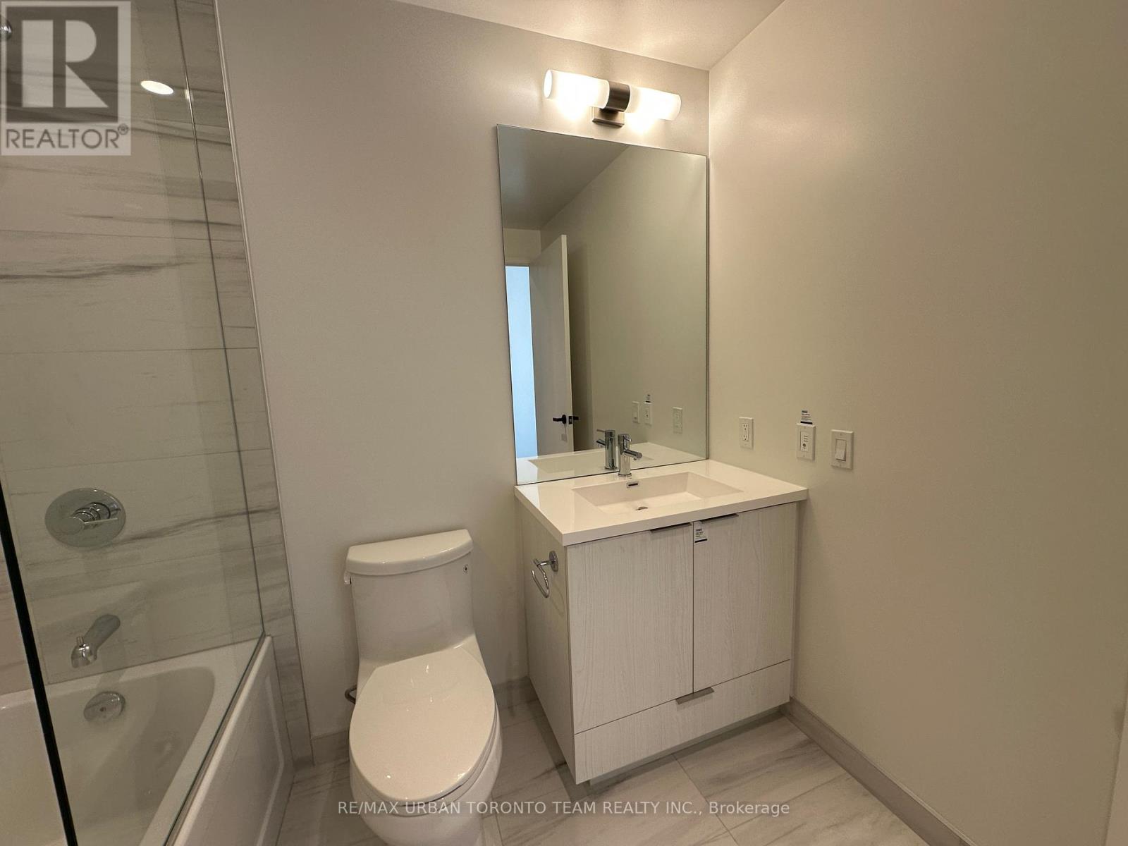 1212 - 8 Interchange Way, Vaughan, Ontario  L4K 5Z7 - Photo 14 - N12687900