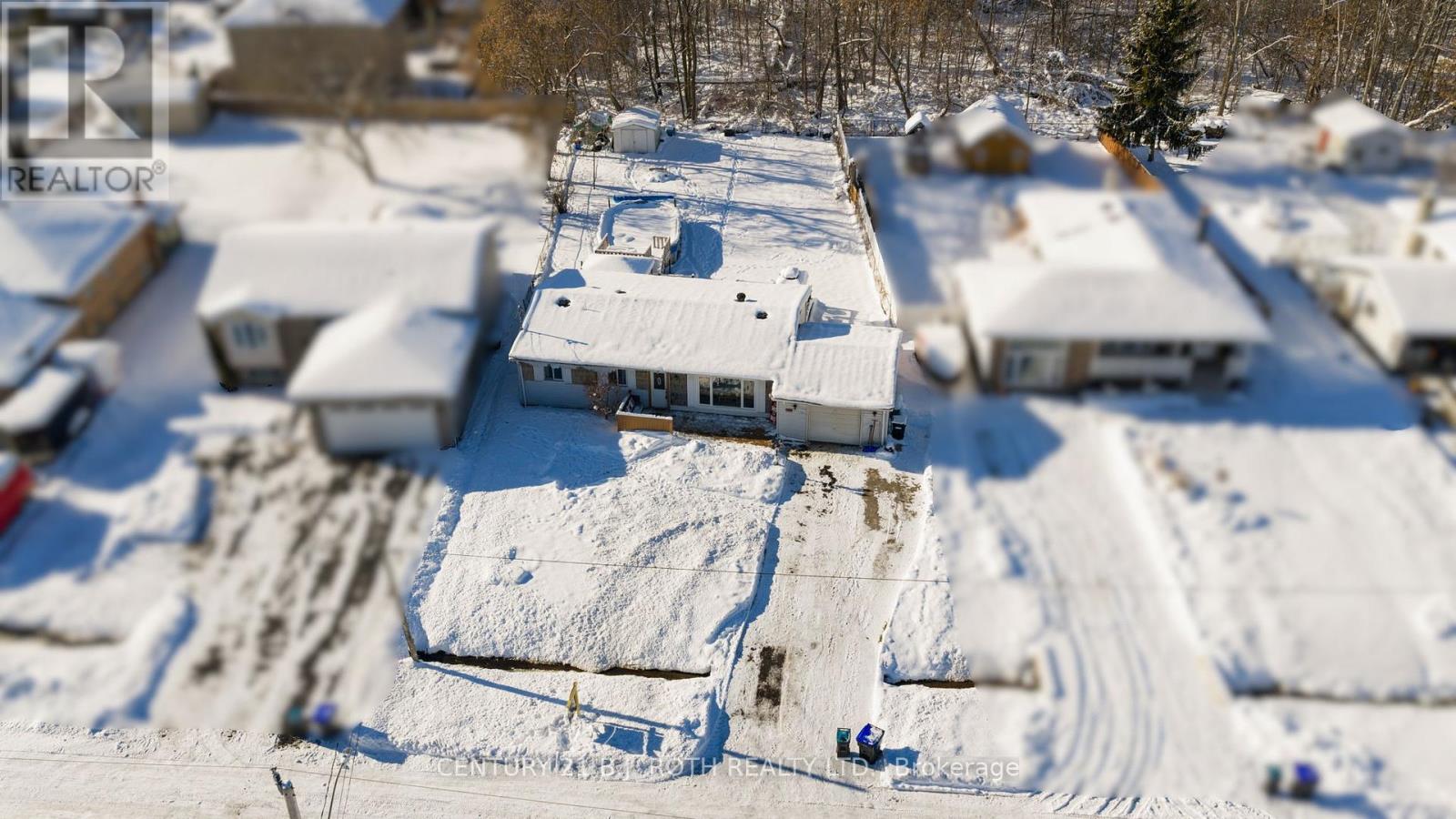 1032 Gilmore Avenue, Innisfil (Lefroy), Ontario  L0L 1W0 - Photo 27 - N12687904