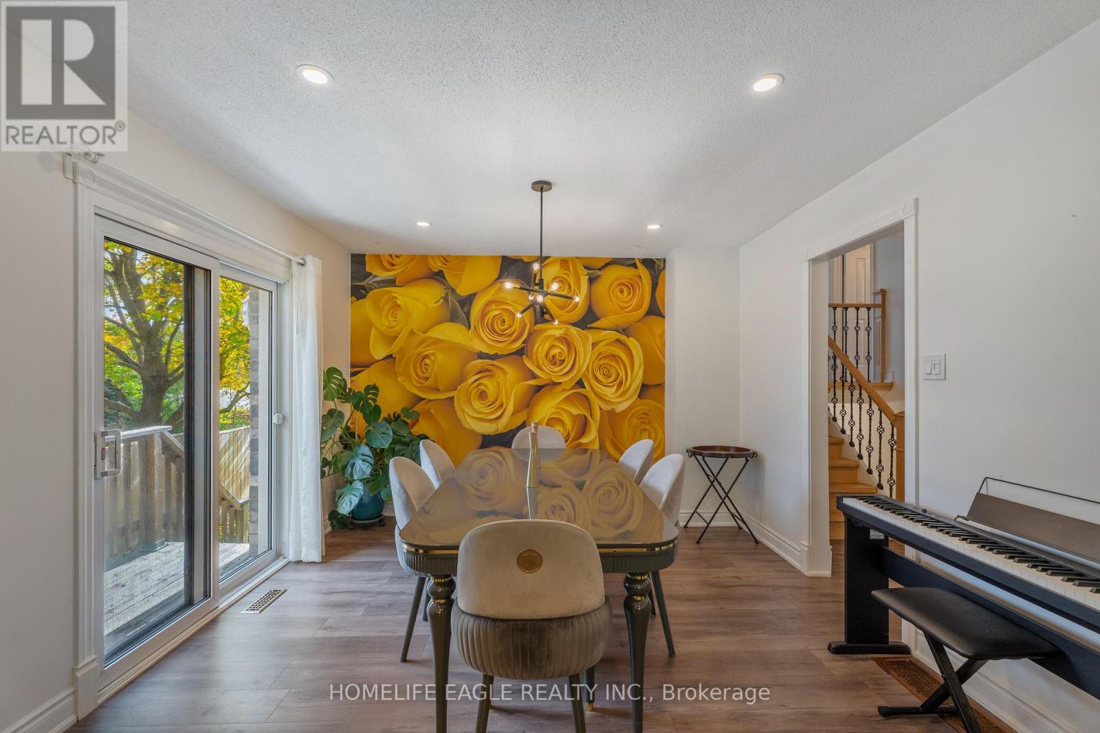 17 Beckett Avenue, East Gwillimbury, Ontario  L9N 1E6 - Photo 5 - N12687928