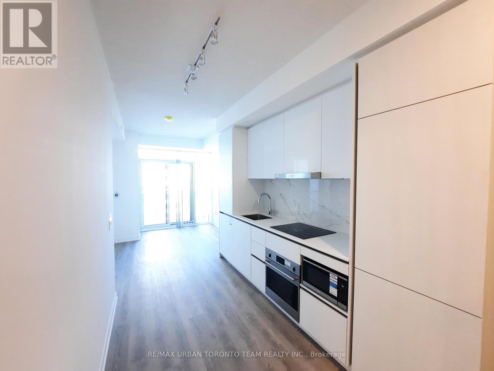 1501 - 8 Interchange Way, Vaughan, Ontario  L4K 5Z7 - Photo 5 - N12688058