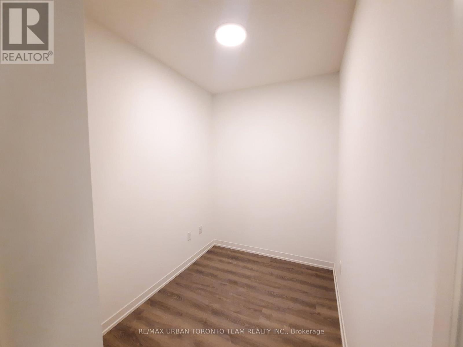 1501 - 8 Interchange Way, Vaughan, Ontario  L4K 5Z7 - Photo 8 - N12688058