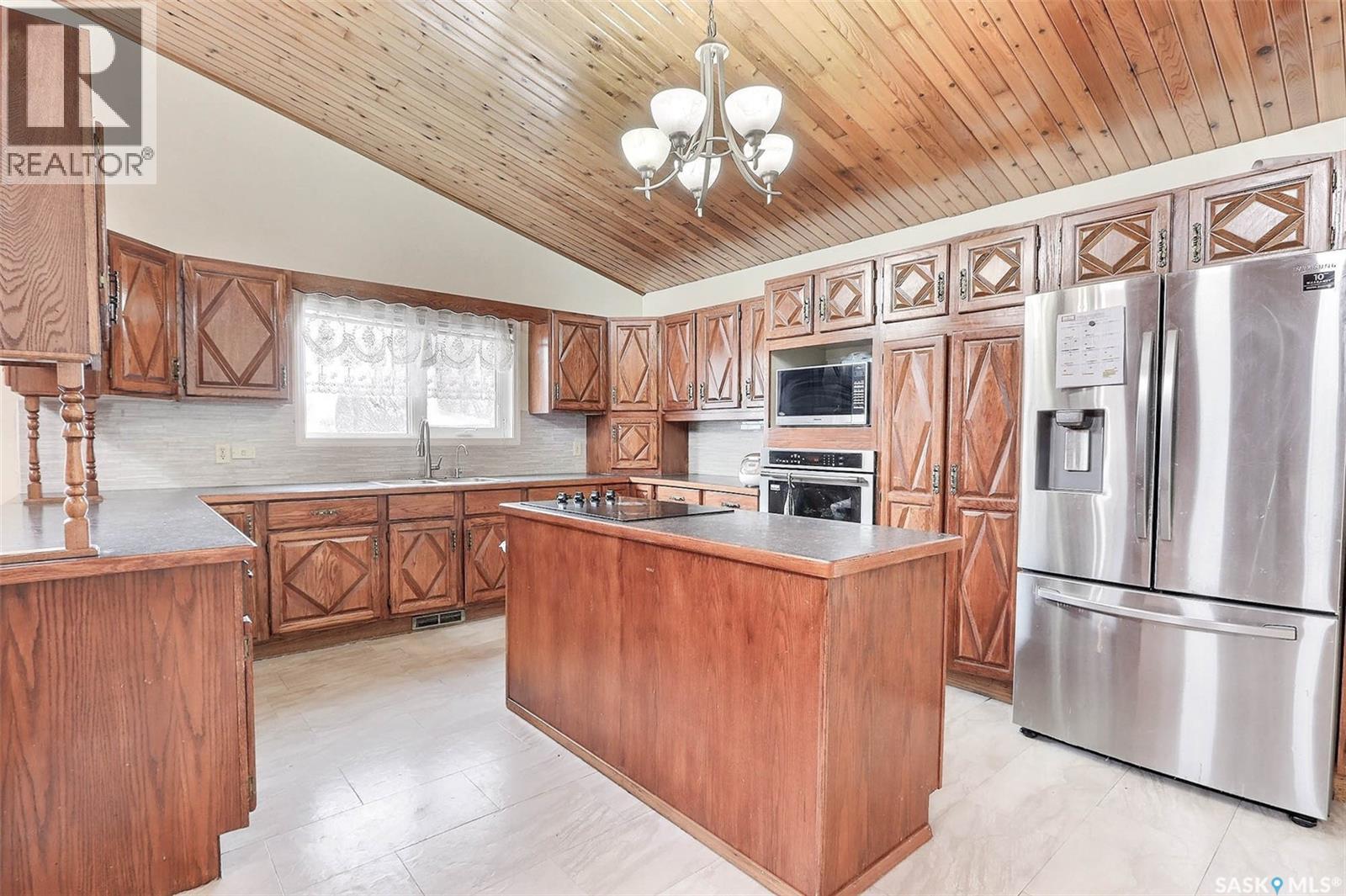 3082 Sherman Drive, Prince Albert, Saskatchewan  S6V 7H6 - Photo 5 - SK026656