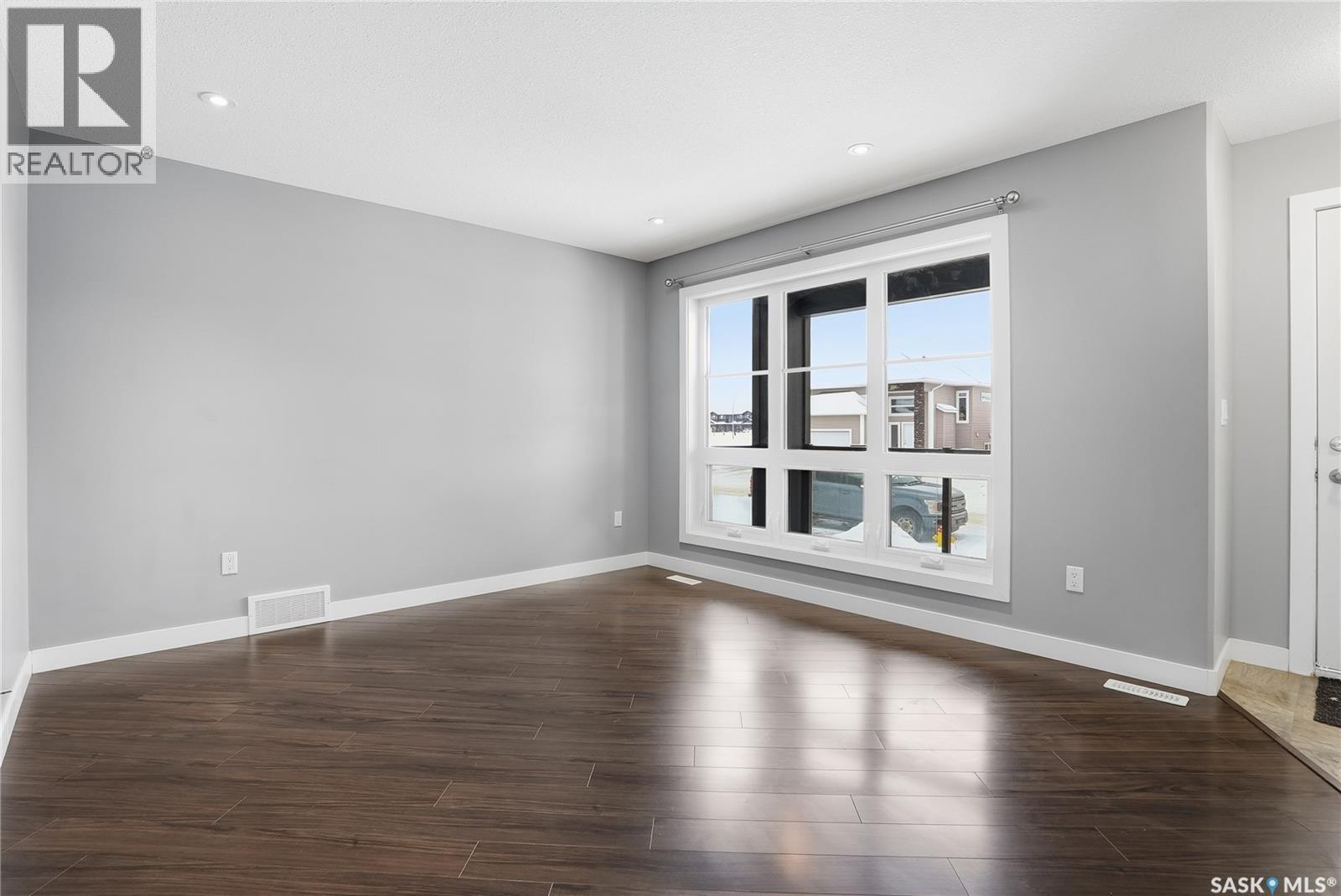 242 Kloppenburg Way, Saskatoon, Saskatchewan  S7W 0N6 - Photo 5 - SK026616