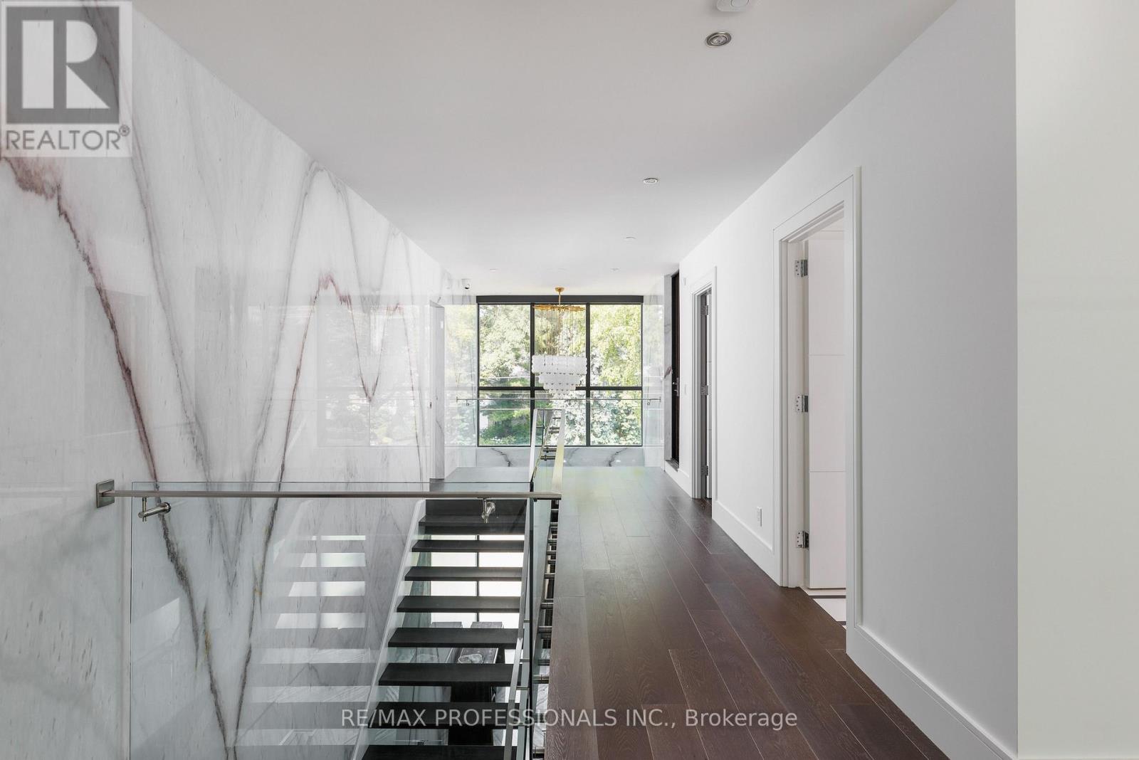 7 Ashley Park Road, Toronto, Ontario  M9A 4C9 - Photo 31 - W12687324