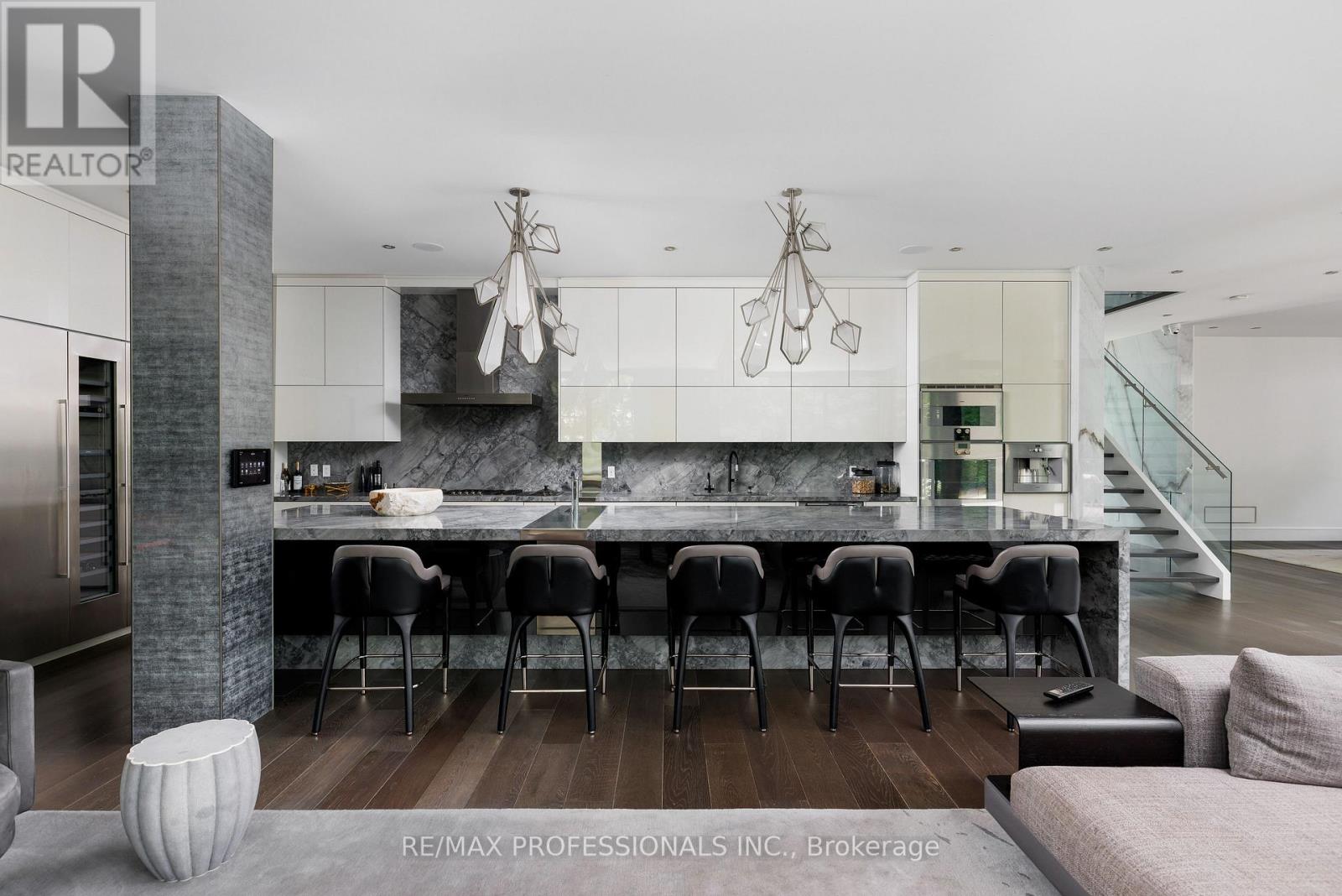 7 Ashley Park Road, Toronto, Ontario  M9A 4C9 - Photo 13 - W12687324