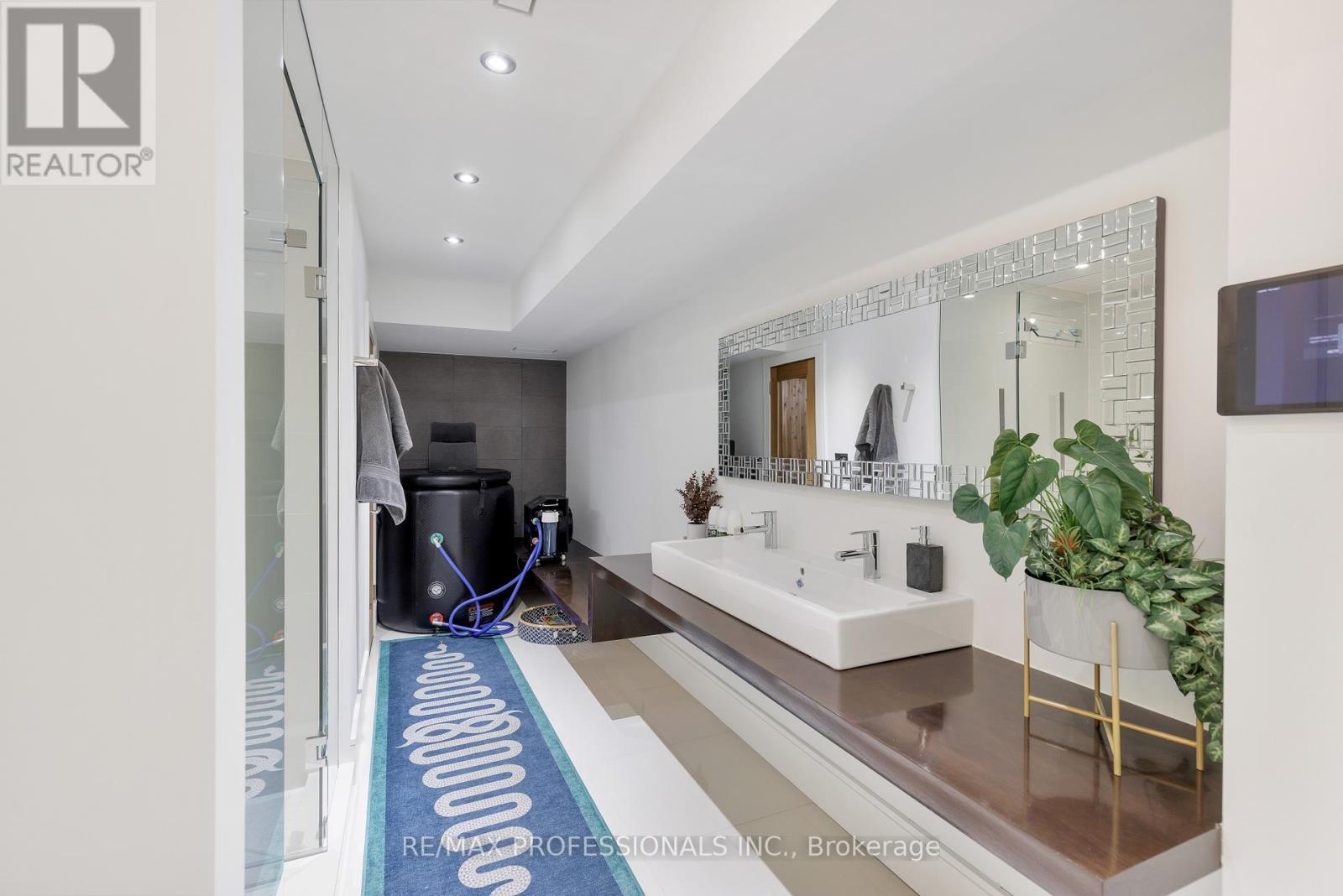 7 Ashley Park Road, Toronto, Ontario  M9A 4C9 - Photo 42 - W12687324