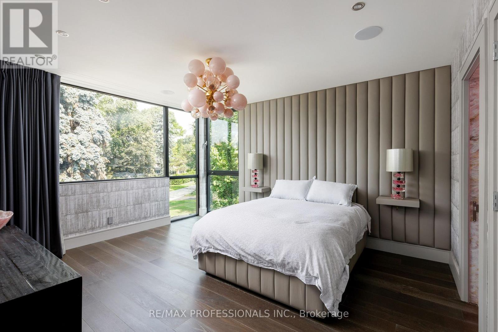 7 Ashley Park Road, Toronto, Ontario  M9A 4C9 - Photo 33 - W12687324