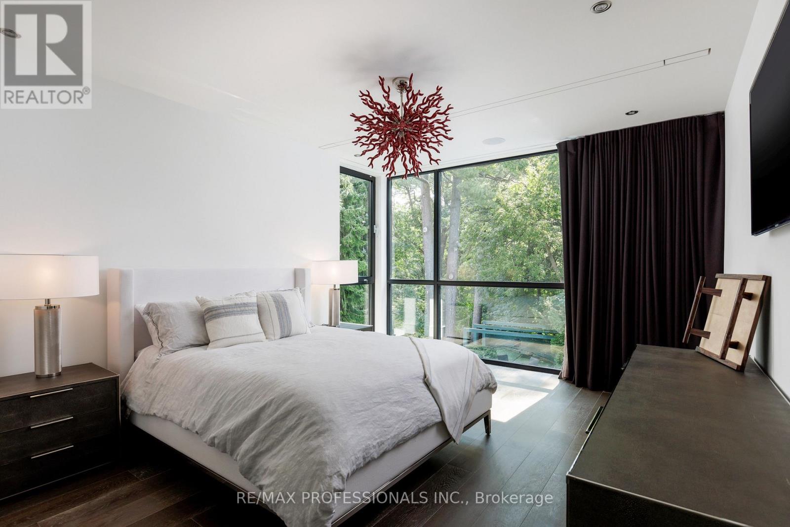 7 Ashley Park Road, Toronto, Ontario  M9A 4C9 - Photo 30 - W12687324