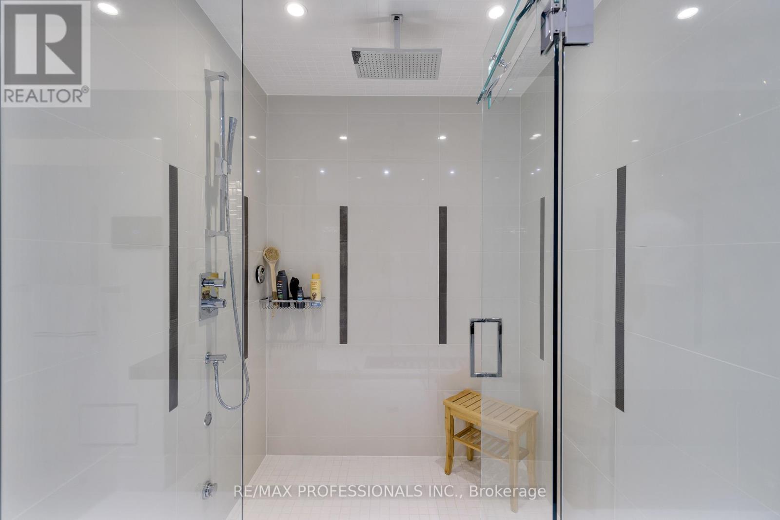 7 Ashley Park Road, Toronto, Ontario  M9A 4C9 - Photo 43 - W12687324