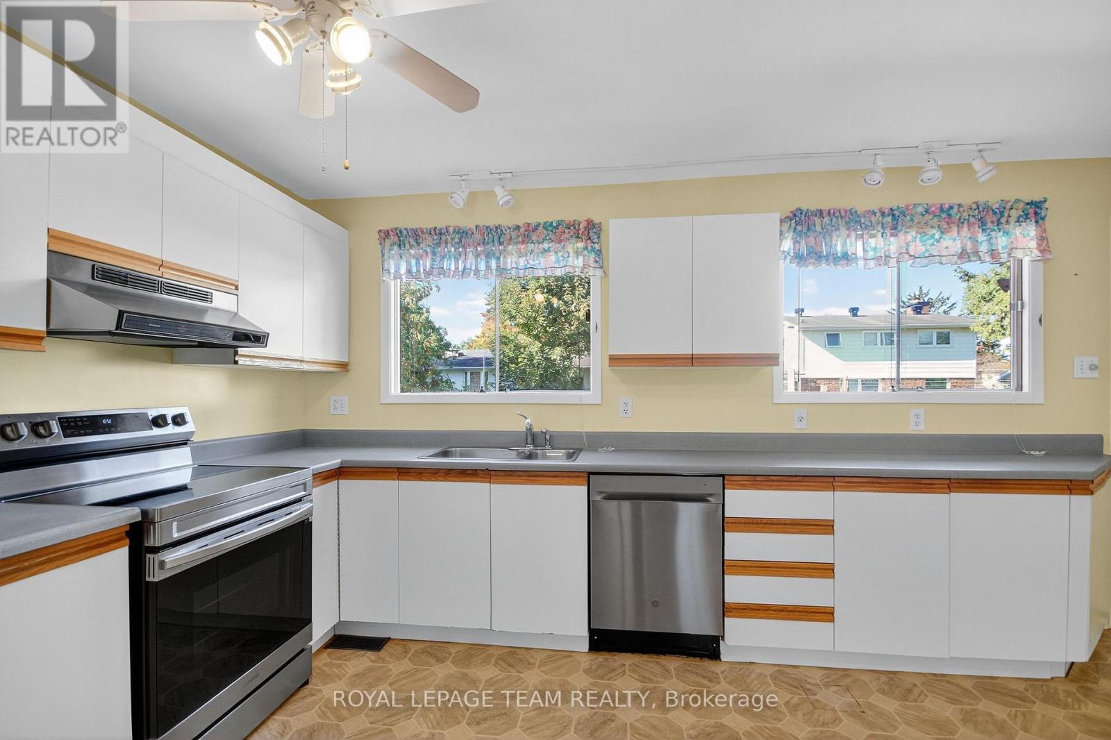 1264 Morrison Drive, Ottawa, Ontario  K2H 7L5 - Photo 22 - X12440391