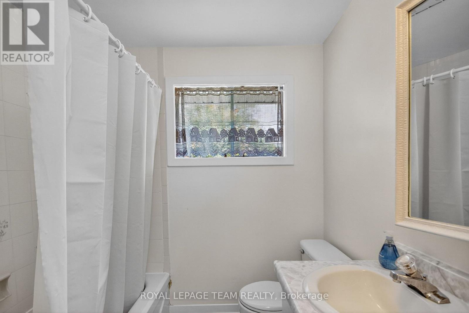 1264 Morrison Drive, Ottawa, Ontario  K2H 7L5 - Photo 29 - X12440391