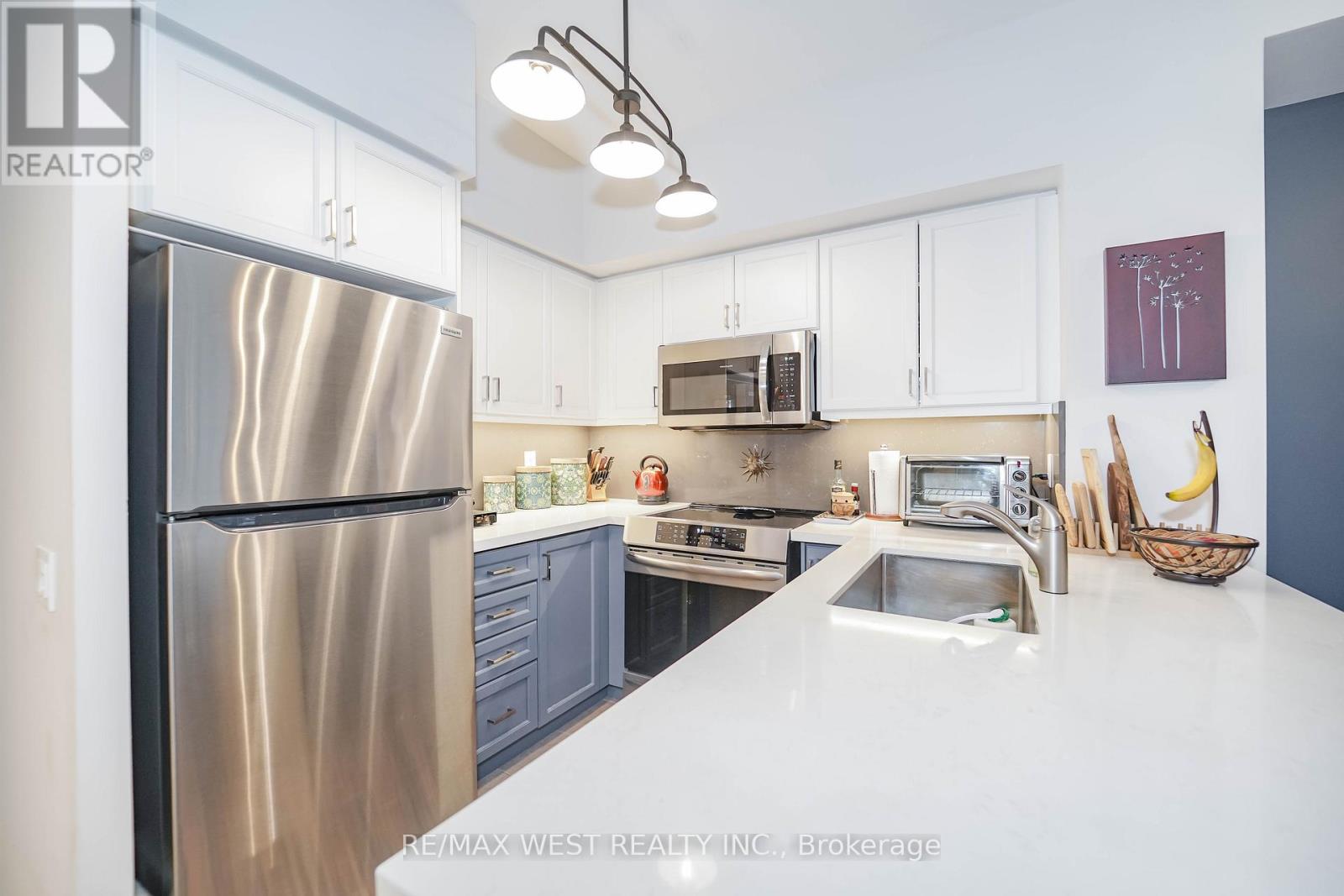 319 - 5 Marine Parade Drive, Toronto, Ontario  M8V 4B4 - Photo 2 - W12687902