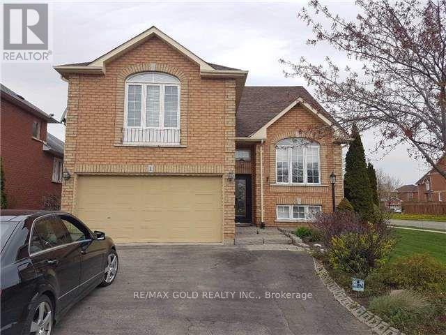 1 Spalding Gate W, Brampton, Ontario  L6Y 4S8 - Photo 2 - W12687914