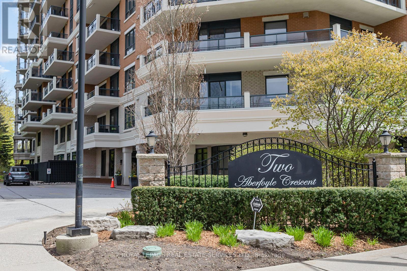 301 - 2 Aberfoyle Crescent, Toronto, Ontario  M8X 2Z8 - Photo 2 - W12687976