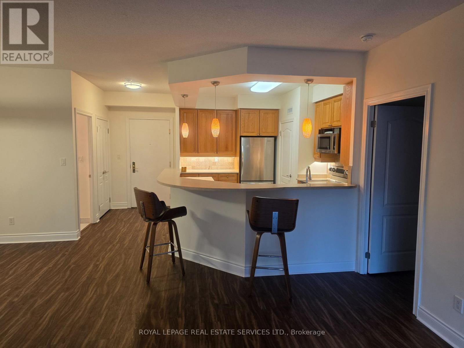 301 - 2 Aberfoyle Crescent, Toronto, Ontario  M8X 2Z8 - Photo 7 - W12687976