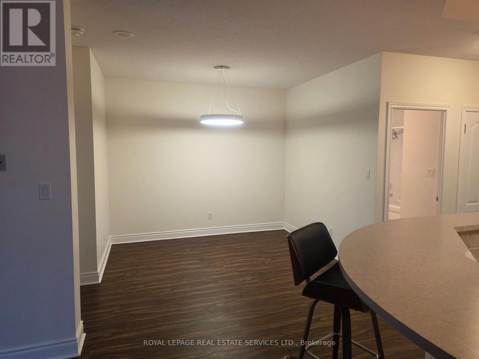 301 - 2 Aberfoyle Crescent, Toronto, Ontario  M8X 2Z8 - Photo 8 - W12687976