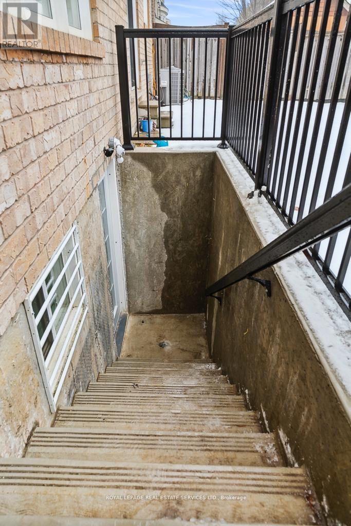 289 Potts Terrace, Milton, Ontario  L9T 0X6 - Photo 12 - W12688000