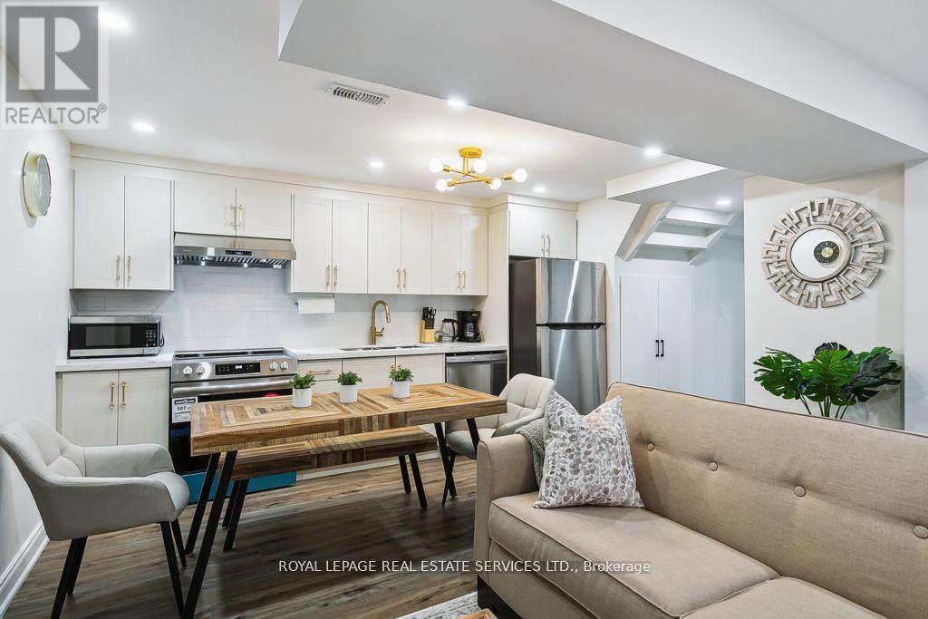 289 Potts Terrace, Milton, Ontario  L9T 0X6 - Photo 2 - W12688000