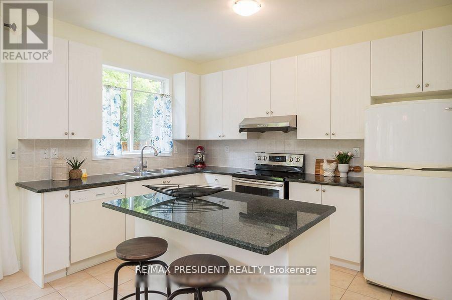 1339 Marshall Crescent, Milton, Ontario  L9T 6N4 - Photo 4 - W12688016