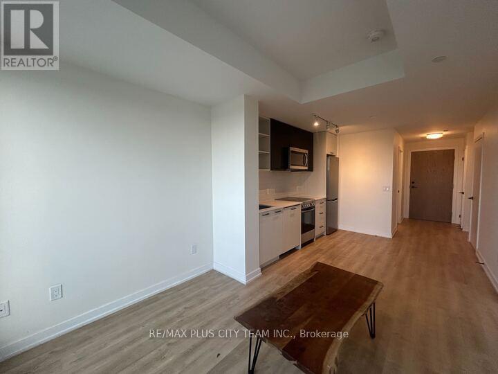 521 - 2300 St. Clair Avenue W, Toronto, Ontario  M6N 0B3 - Photo 2 - W12688026