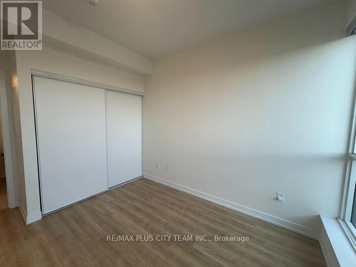 521 - 2300 St. Clair Avenue W, Toronto, Ontario  M6N 0B3 - Photo 8 - W12688026