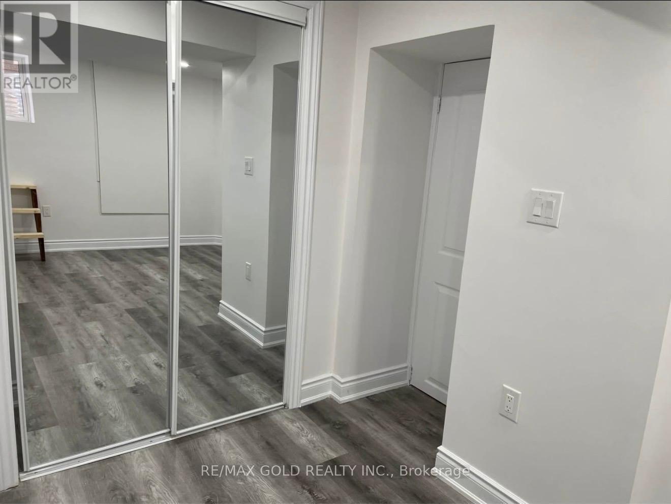 1075 Gorham Way, Milton, Ontario  L9T 6N7 - Photo 11 - W12688084