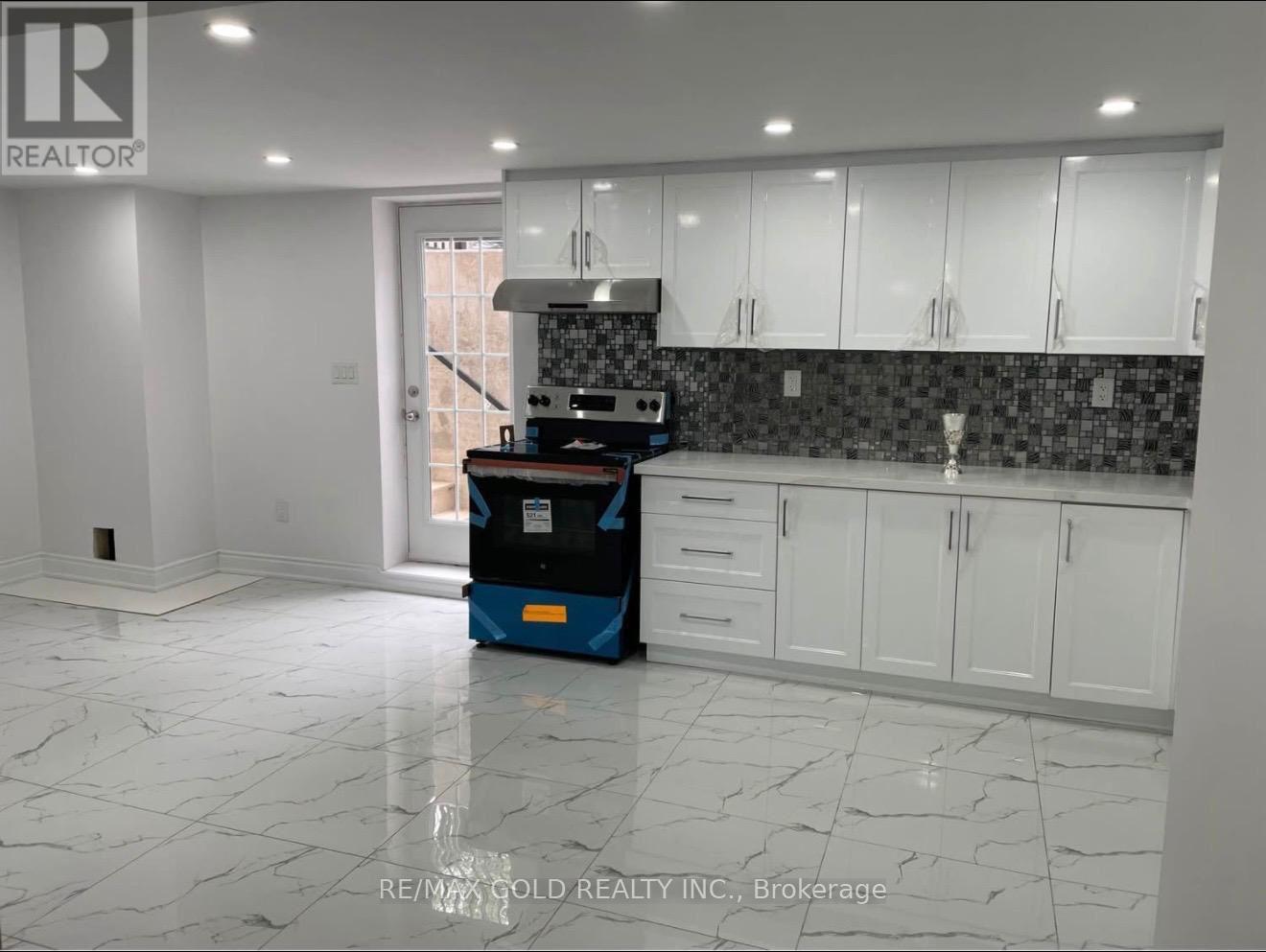 1075 Gorham Way, Milton, Ontario  L9T 6N7 - Photo 3 - W12688084