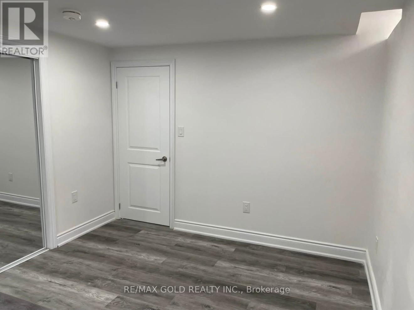 1075 Gorham Way, Milton, Ontario  L9T 6N7 - Photo 7 - W12688084