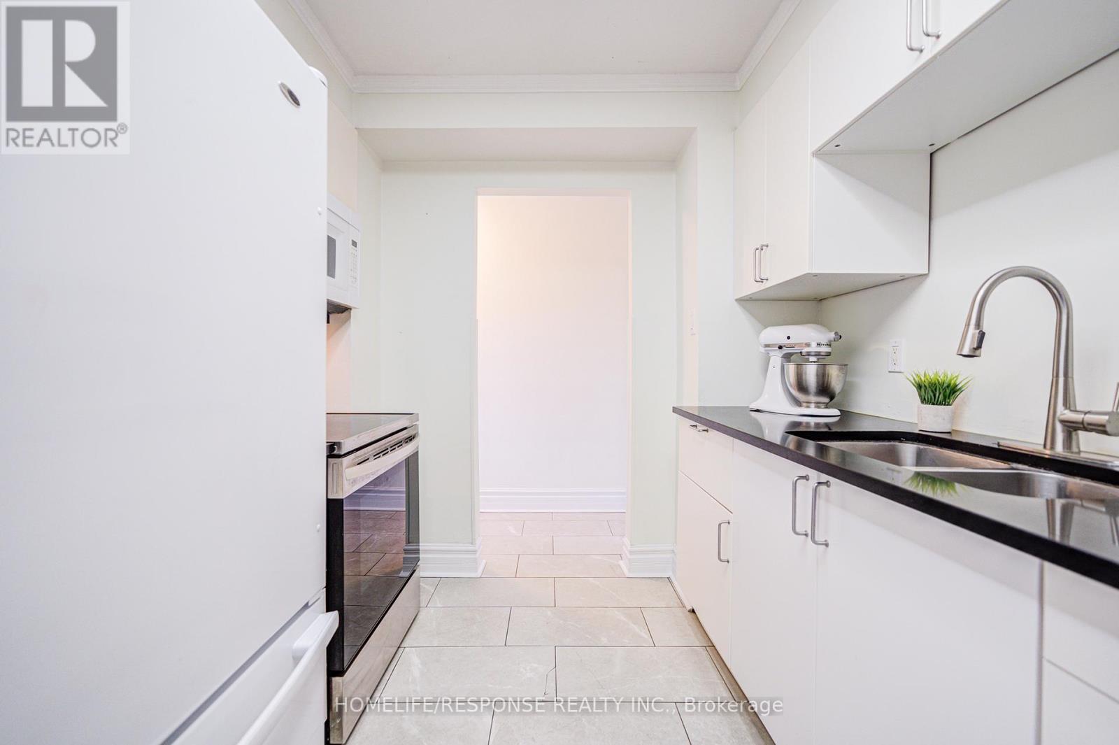 21 Dawson Crescent, Brampton, Ontario  L6V 3M5 - Photo 10 - W12688086