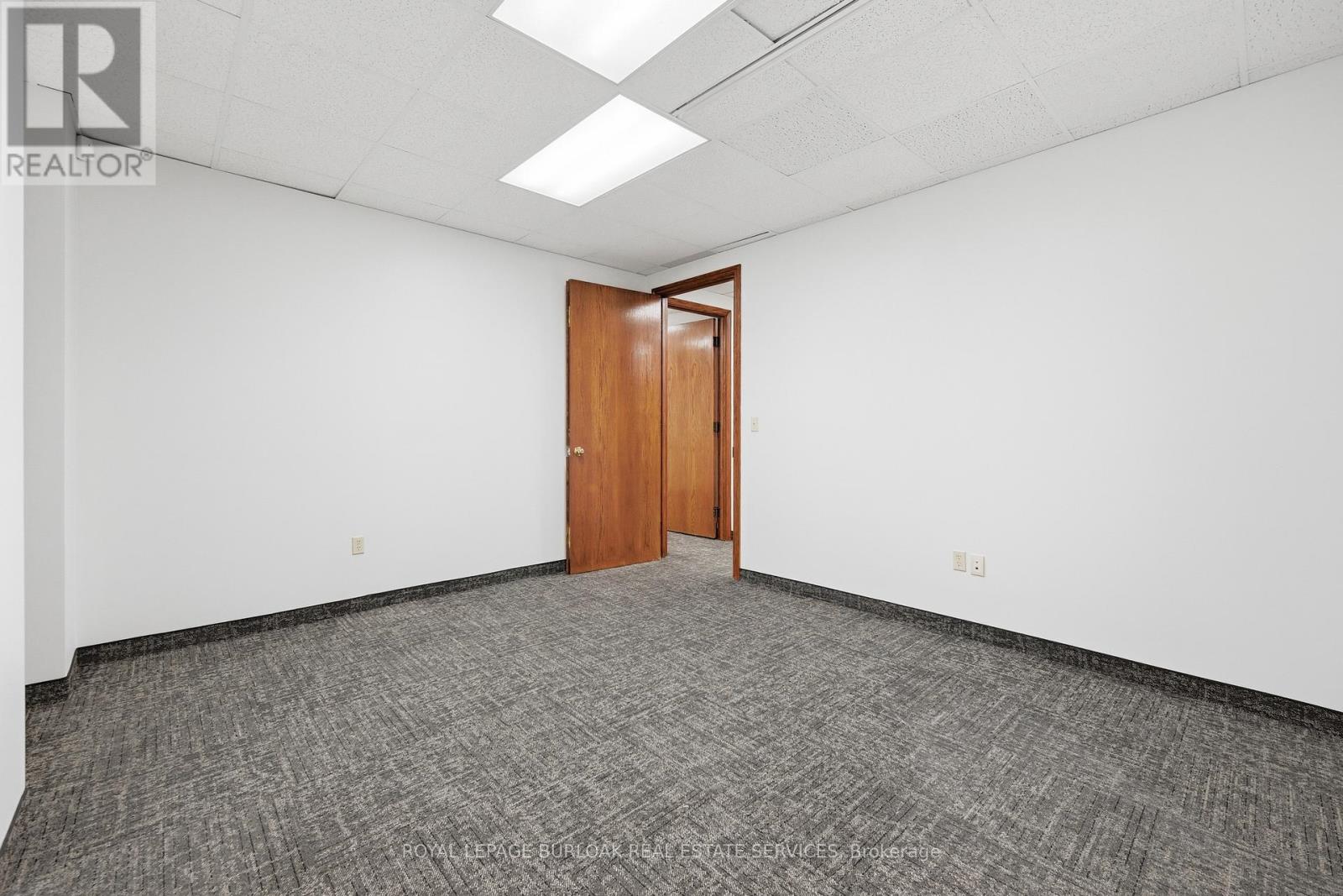 101 - 3430 South Service Road, Burlington, Ontario  L7N 3T9 - Photo 22 - W12688116