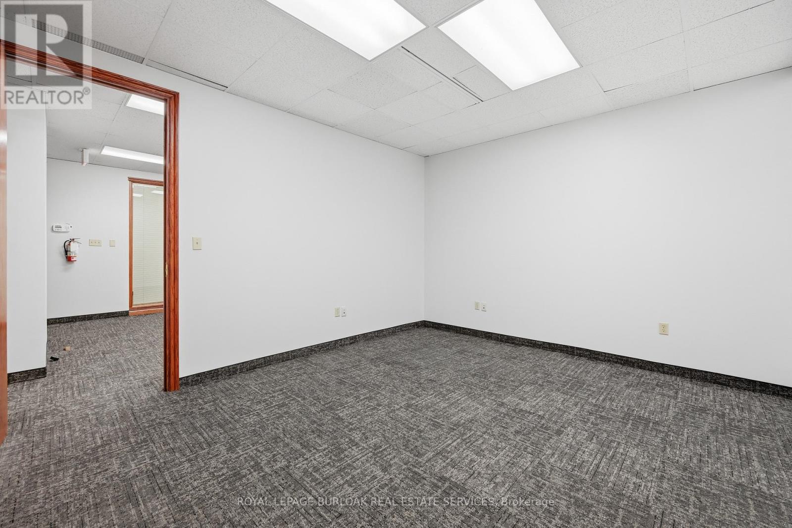 101 - 3430 South Service Road, Burlington, Ontario  L7N 3T9 - Photo 23 - W12688116