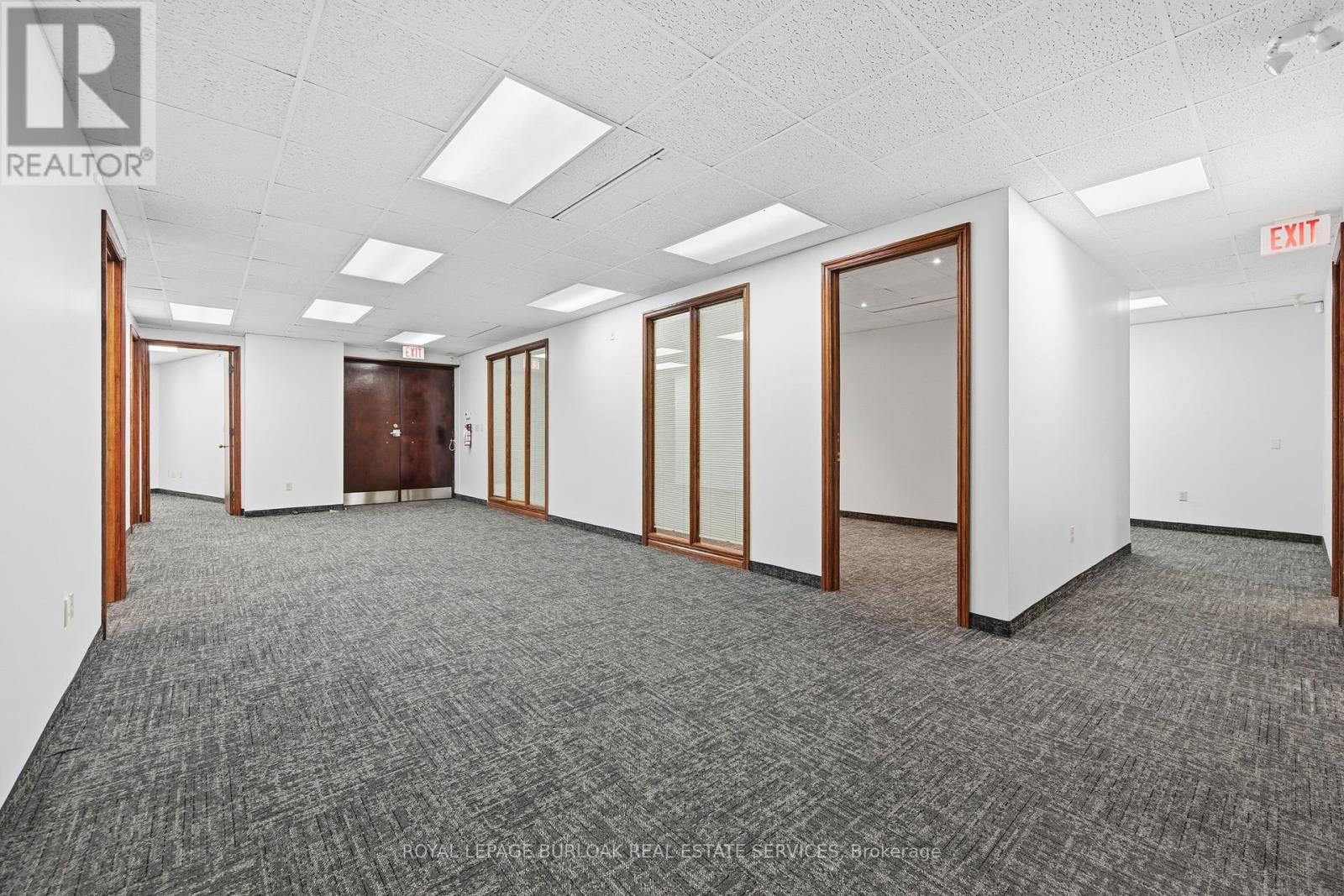 101 - 3430 South Service Road, Burlington, Ontario  L7N 3T9 - Photo 3 - W12688116