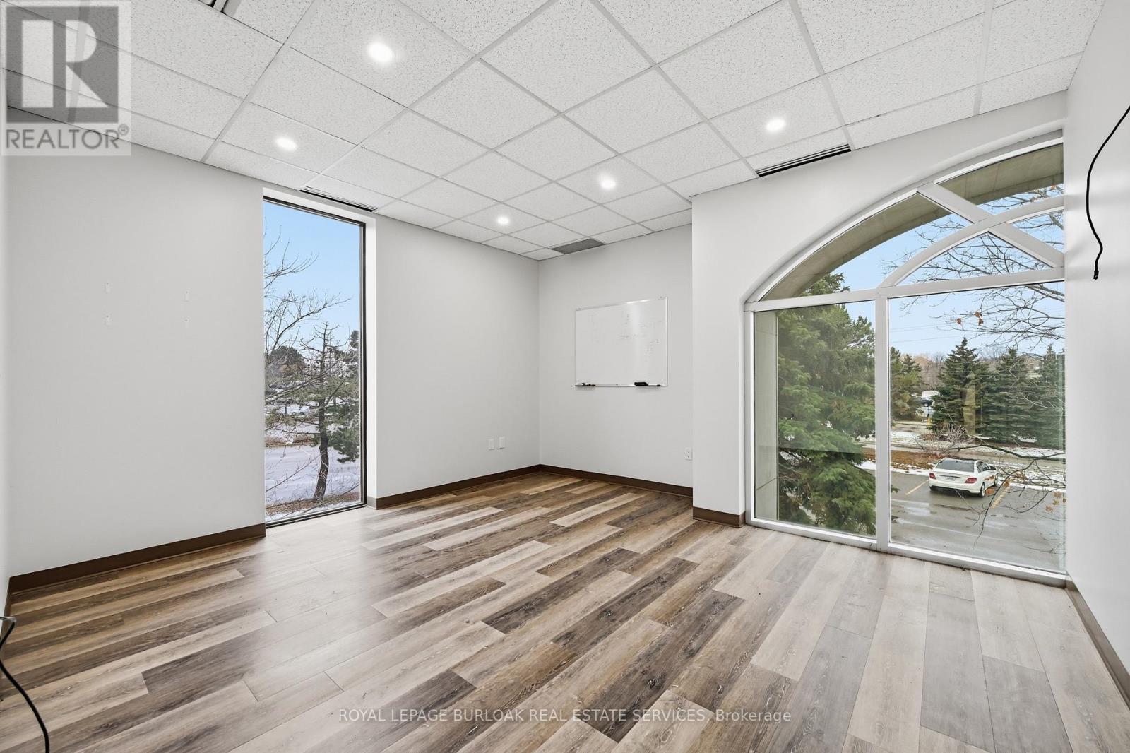 203 - 3430 South Service Road, Burlington, Ontario  L7N 3T9 - Photo 15 - W12688122