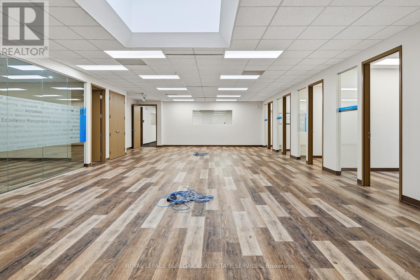 203 - 3430 South Service Road, Burlington, Ontario  L7N 3T9 - Photo 5 - W12688122