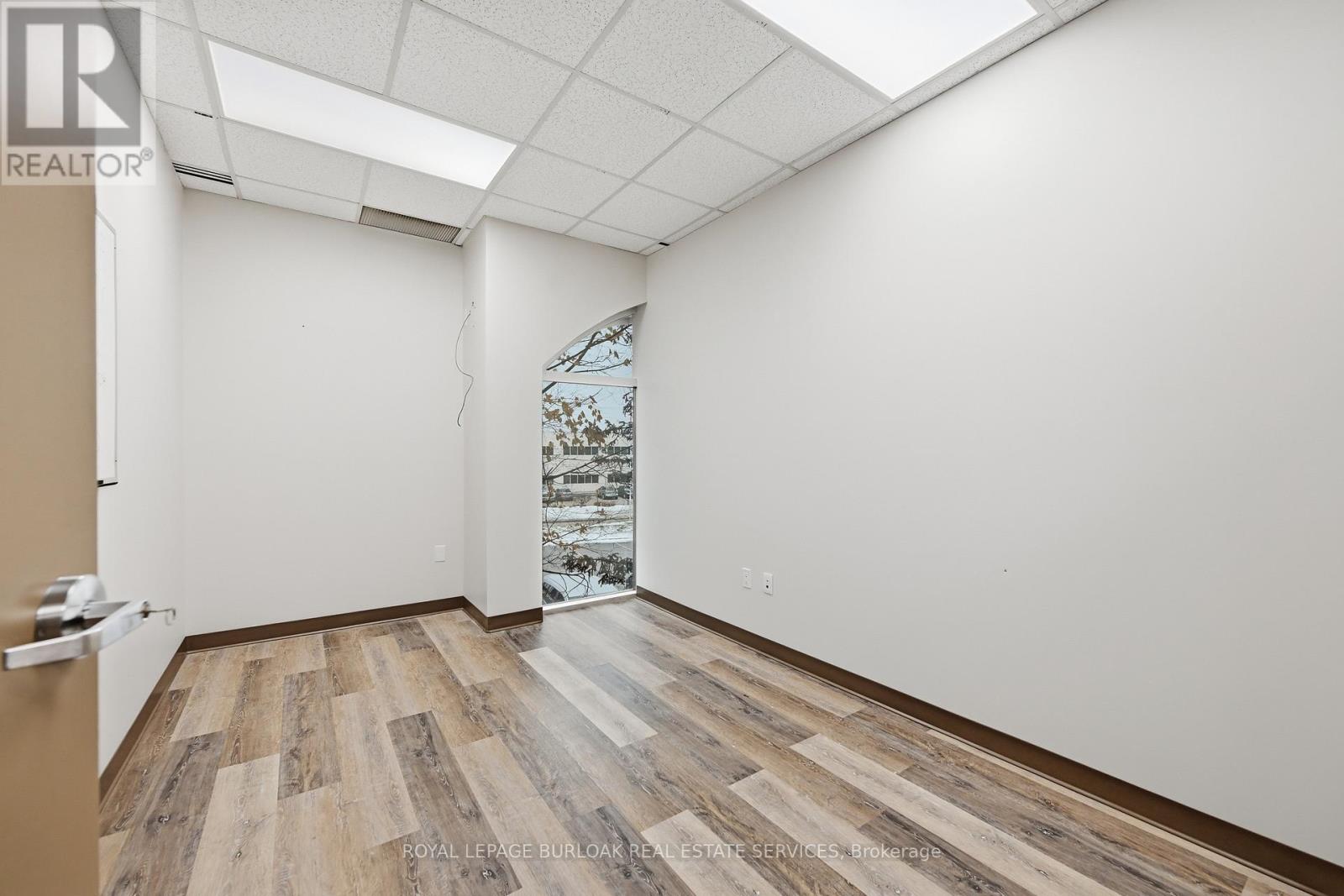 203 - 3430 South Service Road, Burlington, Ontario  L7N 3T9 - Photo 8 - W12688122