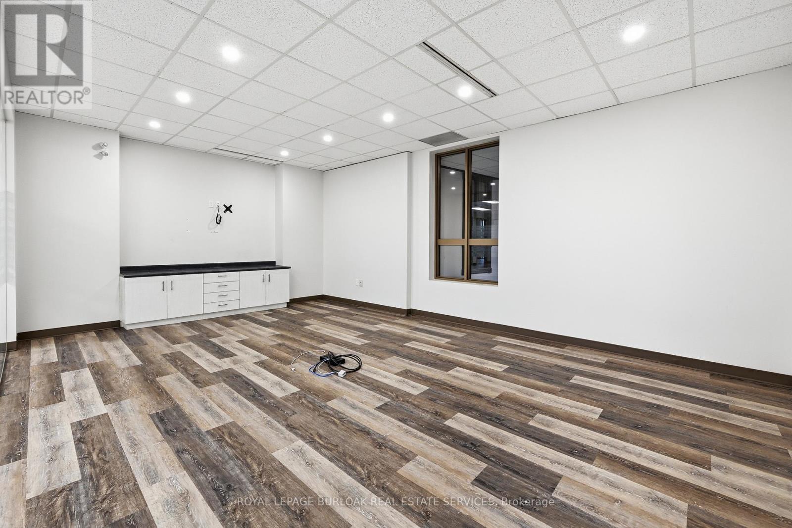 203 - 3430 South Service Road, Burlington, Ontario  L7N 3T9 - Photo 9 - W12688122