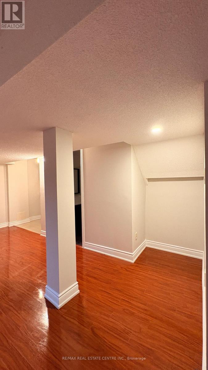 4358 Bacchus Crescent, Mississauga, Ontario  L4W 2Y3 - Photo 18 - W12688140