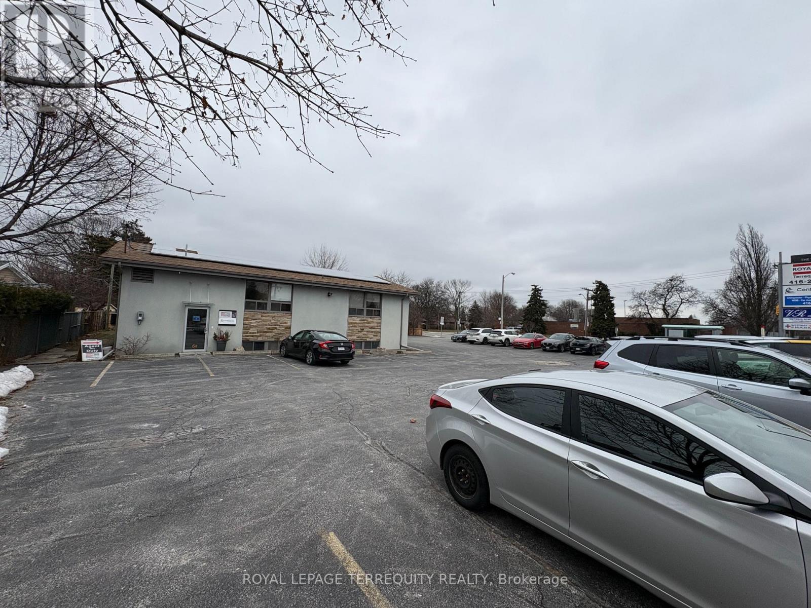 16d - 160 The Westway, Toronto, Ontario  M9P 2C1 - Photo 7 - W12688142