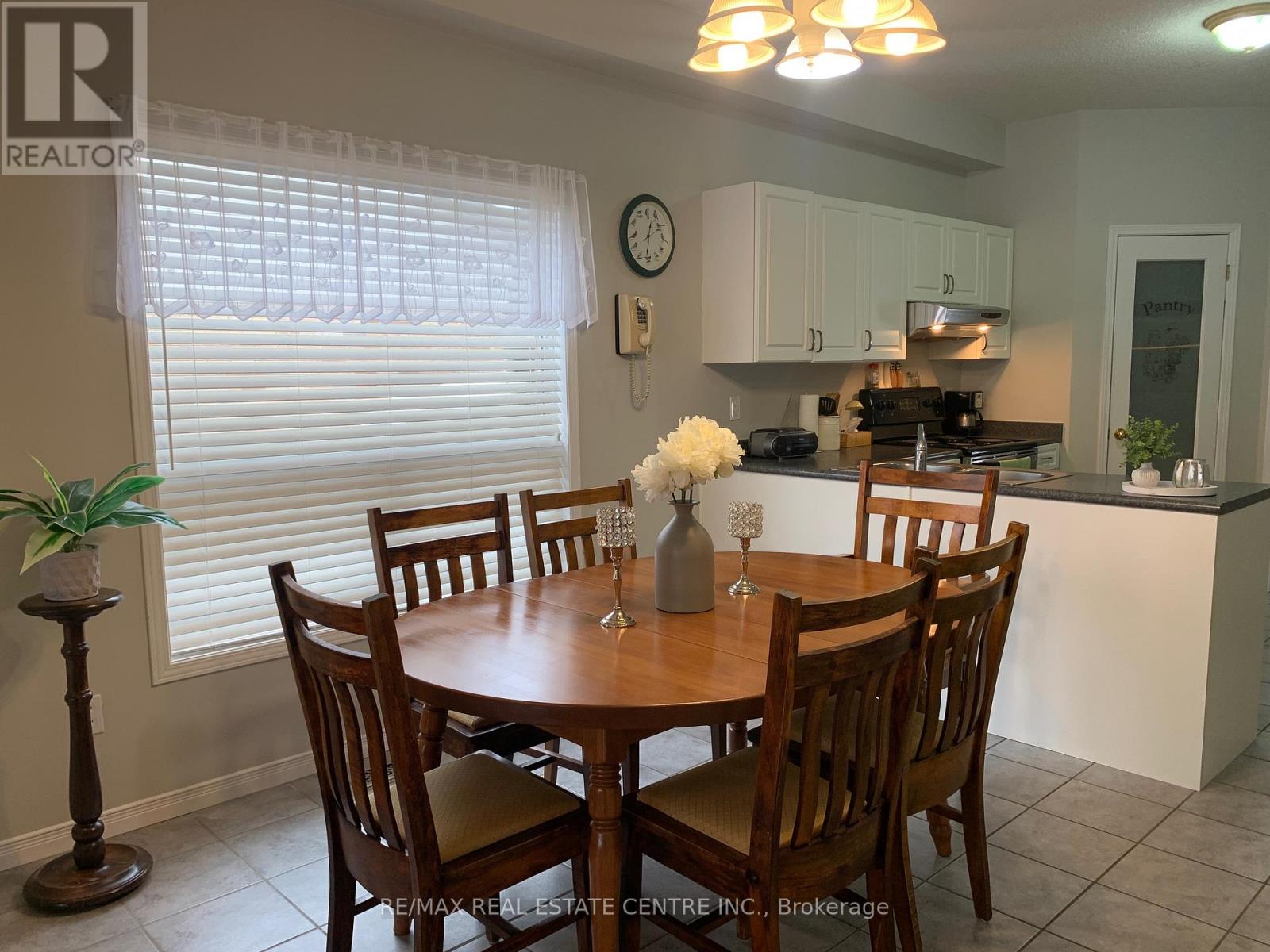 35 Cameron Court, Orangeville, Ontario  L9W 5G8 - Photo 11 - W12688156