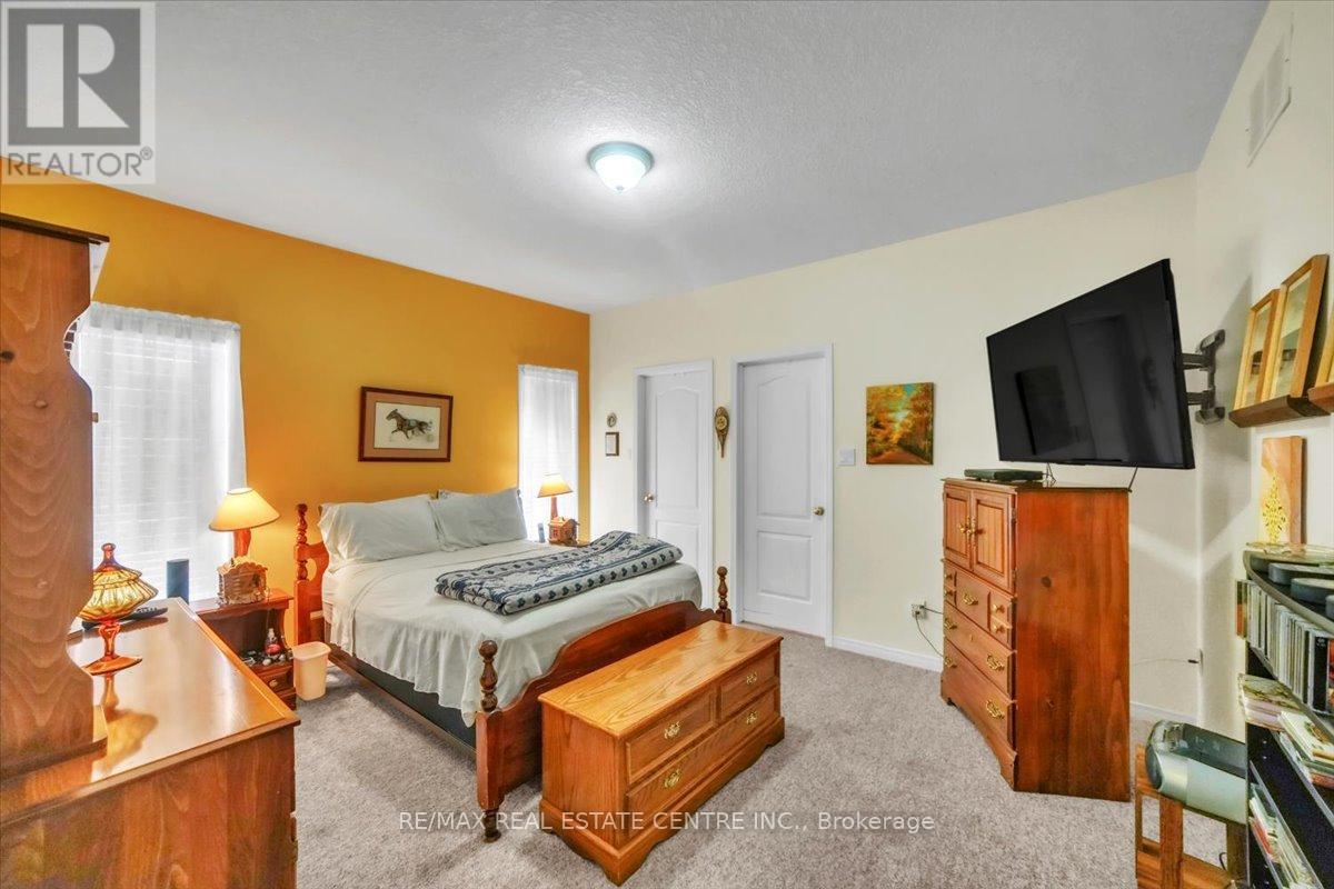 35 Cameron Court, Orangeville, Ontario  L9W 5G8 - Photo 16 - W12688156