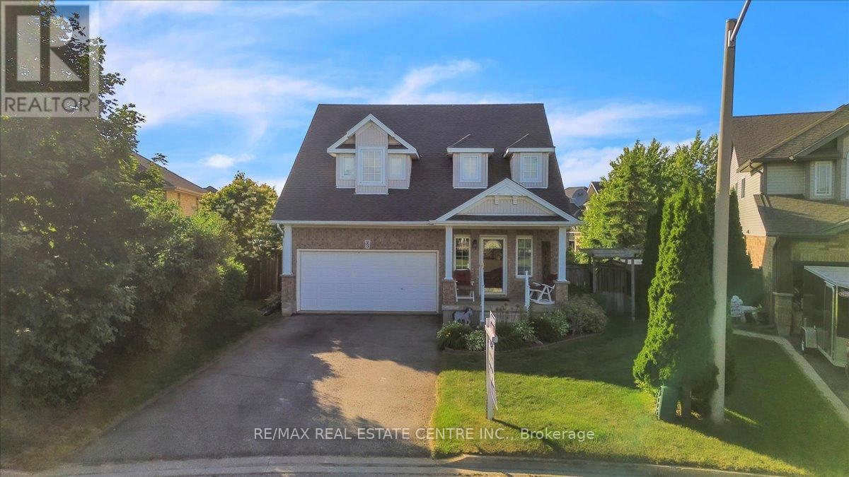35 Cameron Court, Orangeville, Ontario  L9W 5G8 - Photo 2 - W12688156