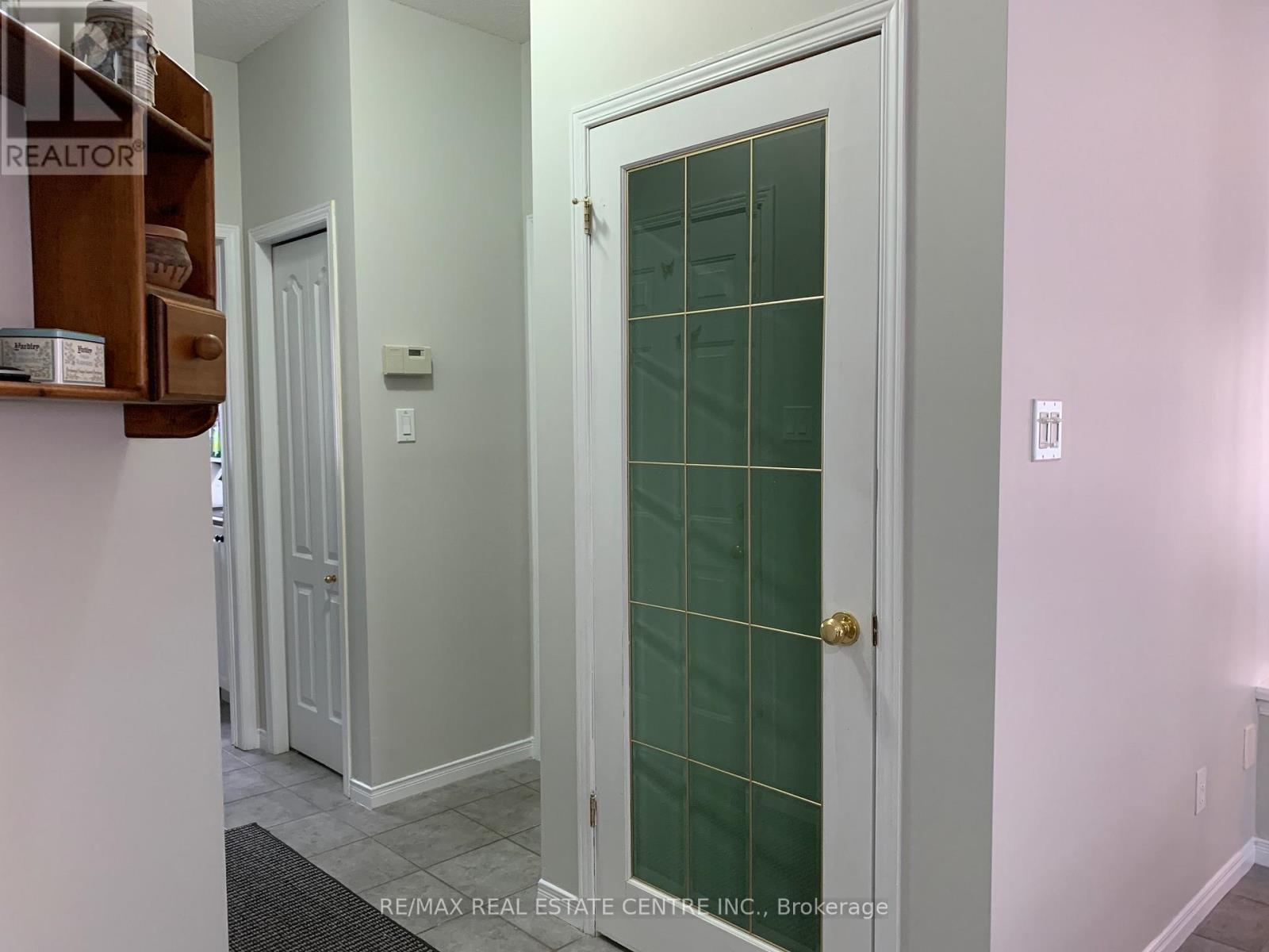 35 Cameron Court, Orangeville, Ontario  L9W 5G8 - Photo 9 - W12688156