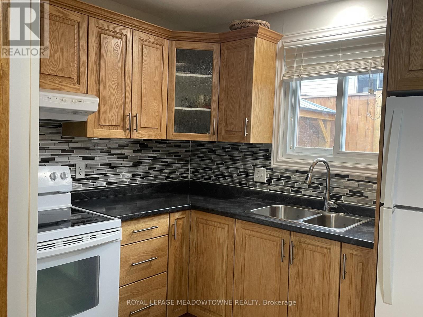 7010 Bonnie Street, Niagara Falls, Ontario  L2G 7L1 - Photo 8 - X12683050