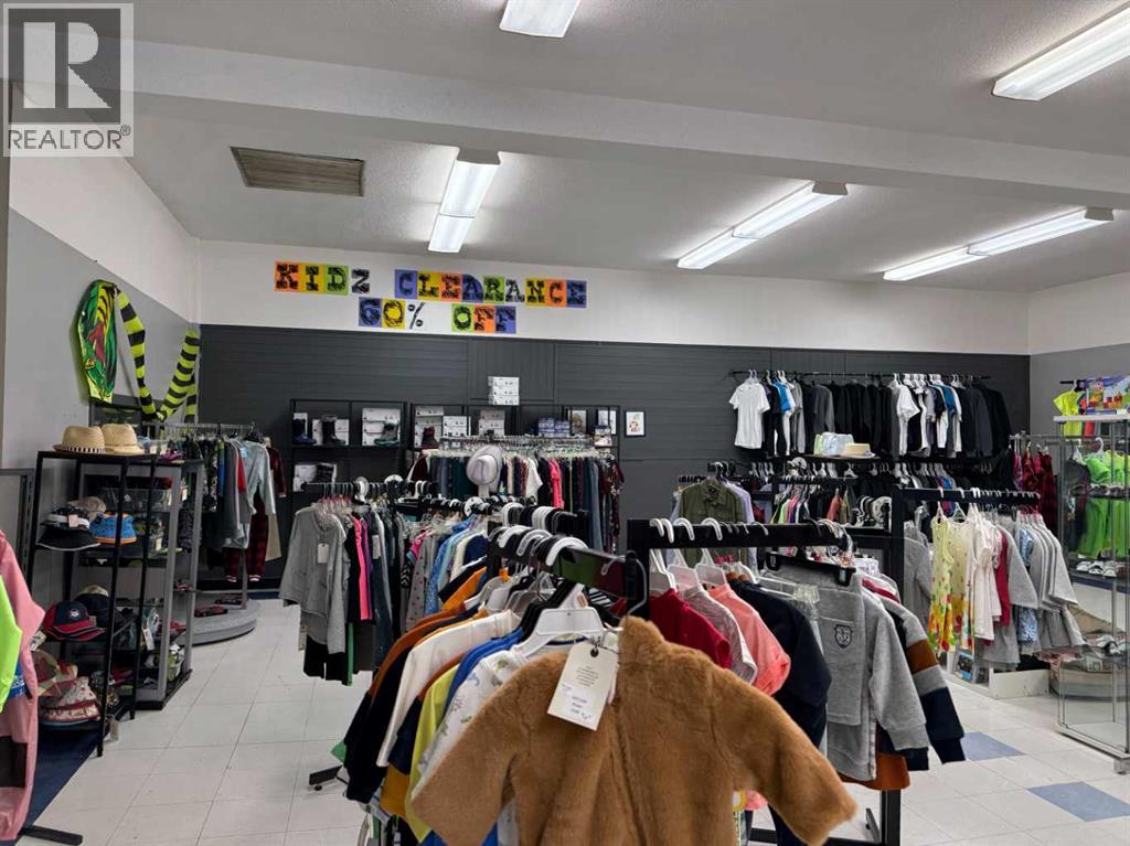 5004 51 Ave, Ponoka, Alberta  T4J 1R7 - Photo 3 - A2273960