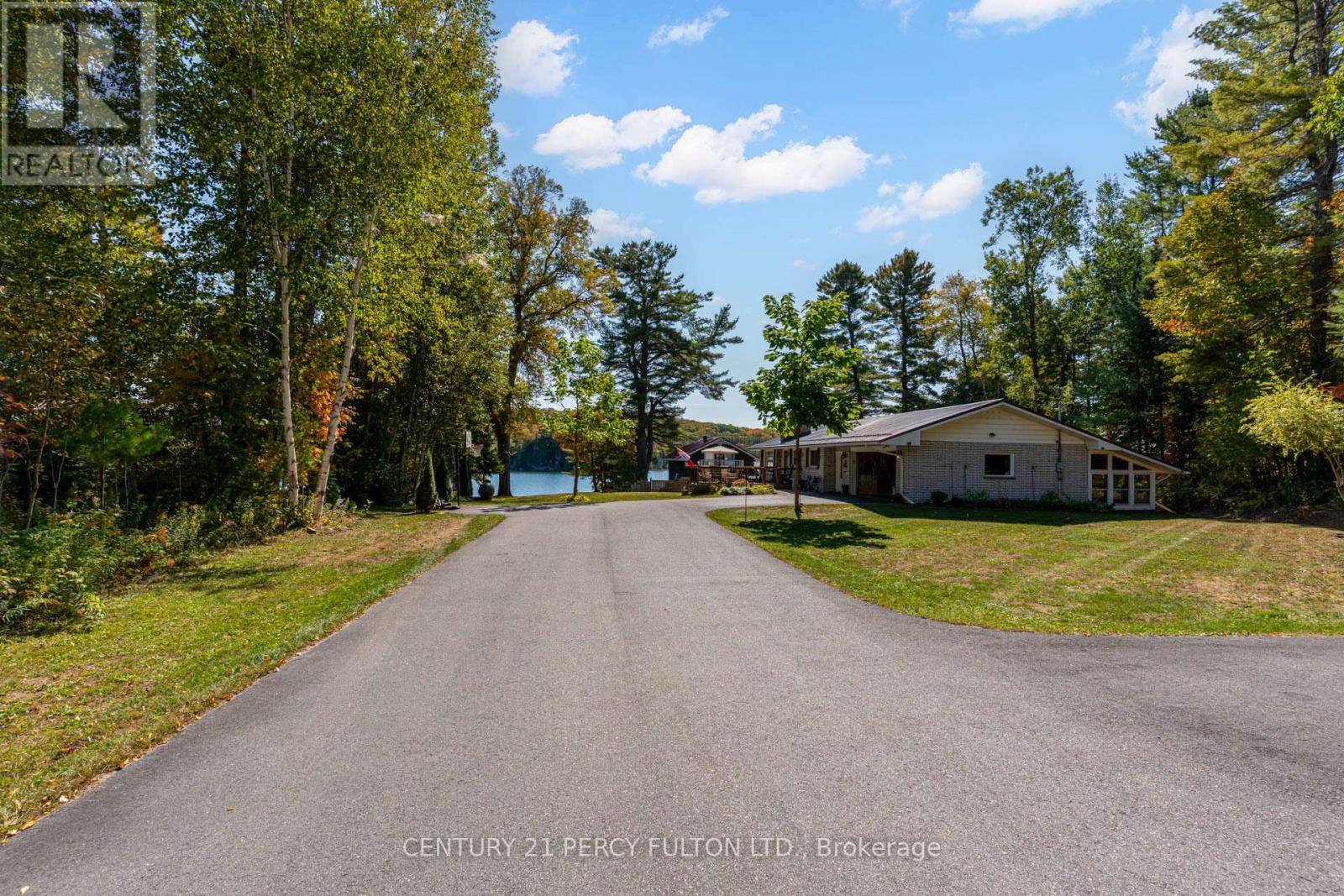 15166 Highway 118, Dysart Et Al, Ontario  K0M 1S0 - Photo 11 - X12687910